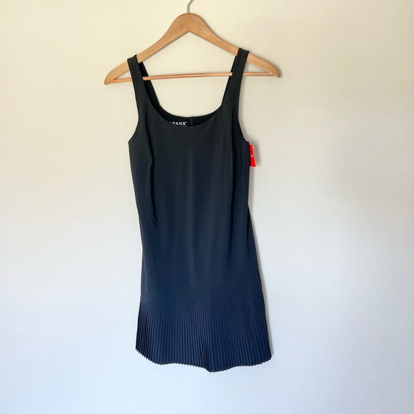 NWT Spanx Yes, Pleats! Exercise Tennis Dress in Very Black - Picture 9 of 9